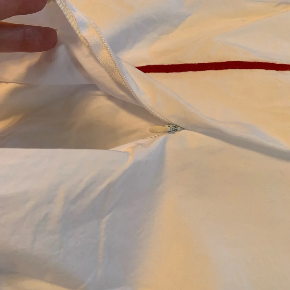 Matouk Red Border King duvet cover